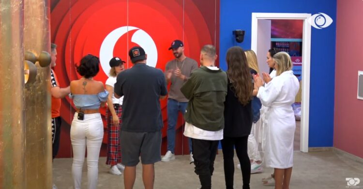 Mes lotësh banorët përcjellin Eglën: Nuk jam pishman për asgjë…