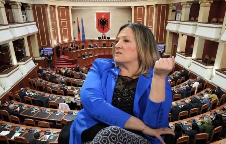 Habit Flutura Açka: Deputetët shqiptarë janë zhulsa dhe analfabetë
