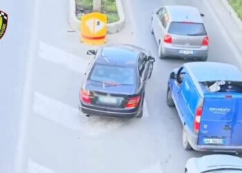 Mbi 1400 gjoba në ditë ndaj drejtuesve të automjeteve në Tiranë