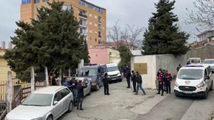 Furnizonin me armë grupet kriminale, burg për dy të rinjtë në Durrës