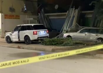 Aksident me vdekje në Fier, një person humb jetën