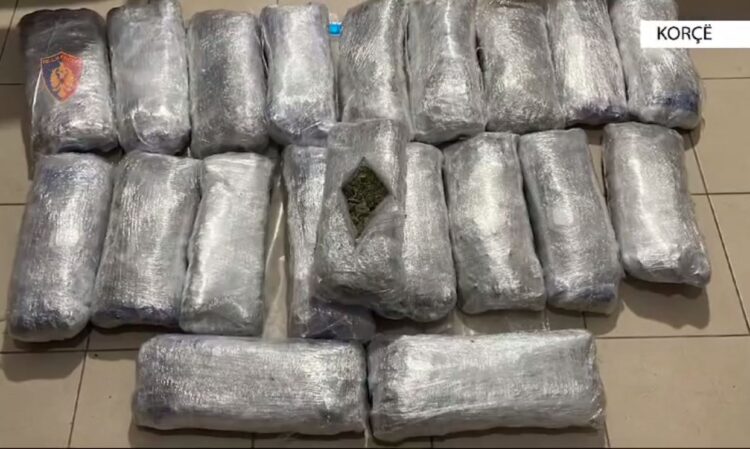 EMRI/ Kapet me 22 kg drogë në banesë, arrestohet 48-vjeçari