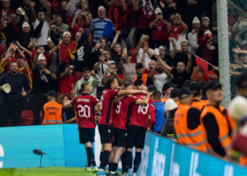 Cikalleshi futet në histori, Ajeti shpallet lojtari i ndeshjes. Shënojnë Sadiku e Shpendi