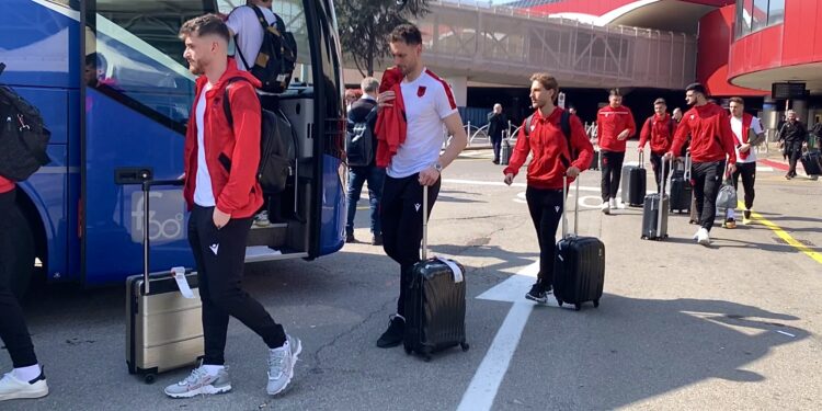 Ndeshja me Kilin, Kombëtarja shqiptare mbërrin në Parma të Italisë