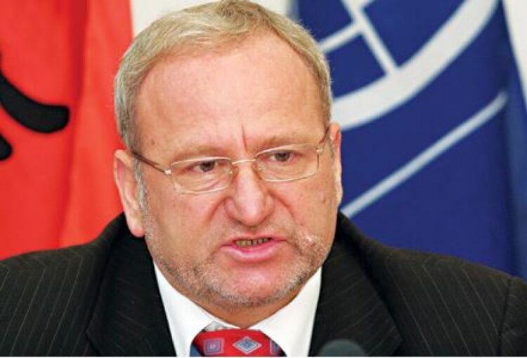 Ndahet nga jeta ish-ministri i Punës, Kosta Barka