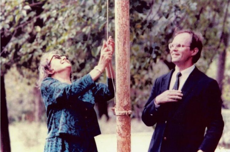 Më 15 mars 1991 u rivendosën marrëdhëniet diplomatike Shqipëri-SHBA