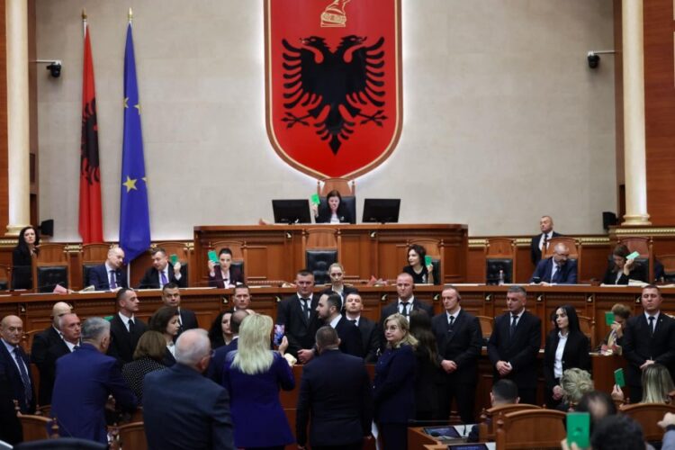 Marrëveshja PS-opozitë merr sot “bekimin” e Kuvendit, çfarë pritet…