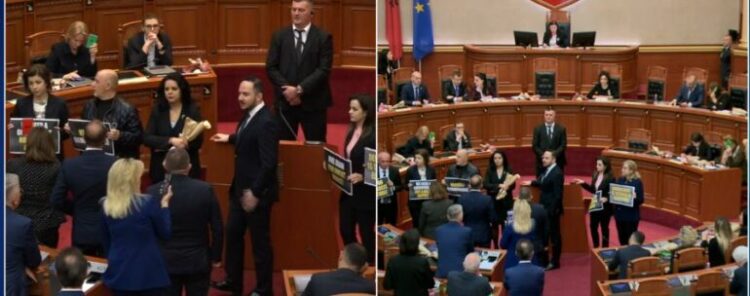 Salianji ironizon deputetët e mazhorancës: Janë dele…