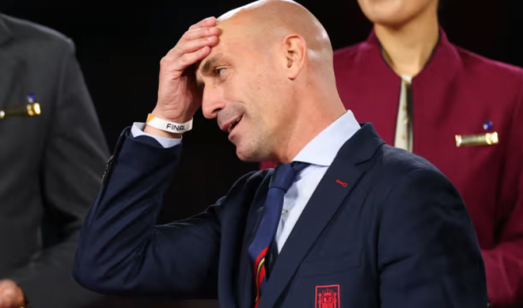 Lëshohet urdhër-arresti për ish-presidentin e Federatës Spanjolle të Futbollit