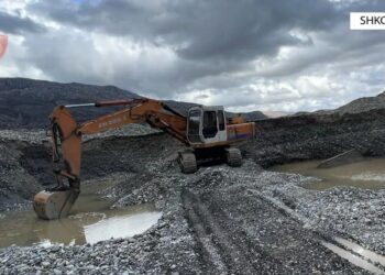 EMRI/ Merrte inerte ilegalisht në lumin Drin, arrestohet pronari…