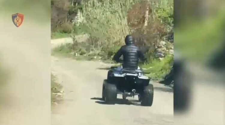 Emri/ Shpërndante drogë me motomjet, arrestohet 19-vjeçari