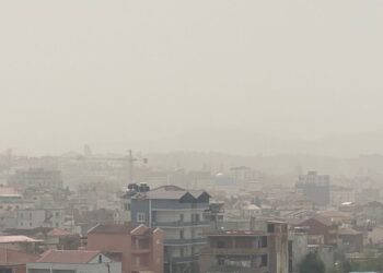 Pluhuri afrikan ‘pushton’ Tiranën, kur pritet të largohet?