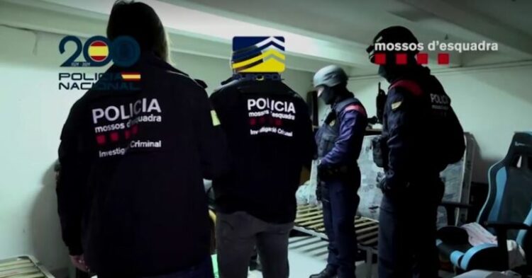 Goditet rrjeti ndërkombëtar i falsifikimit të parave