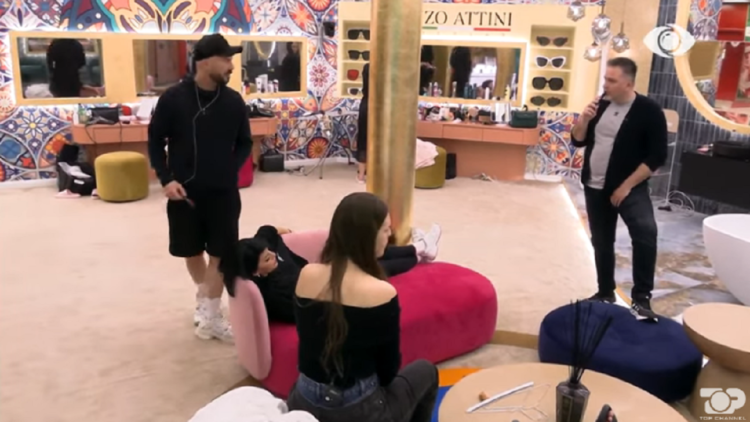 “I trashë, gomar, lloz…”, sherri mes Julit dhe Romeos