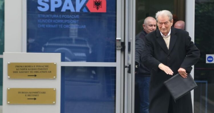 Kërkoi leje për të shkuar në Kuvend, shtyhet seanca për Berishën