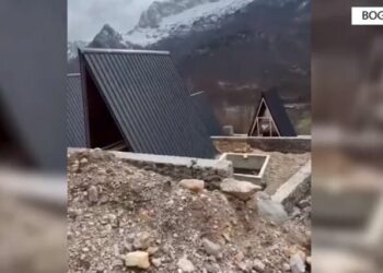 Ndërtoi pa leje ndërtesa në zonën e Bogës, arrestohet 30-vjeçari