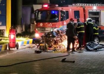 Mbeti i bllokuar në automjet pas aksidentit, i riu nxirret i gjallë..