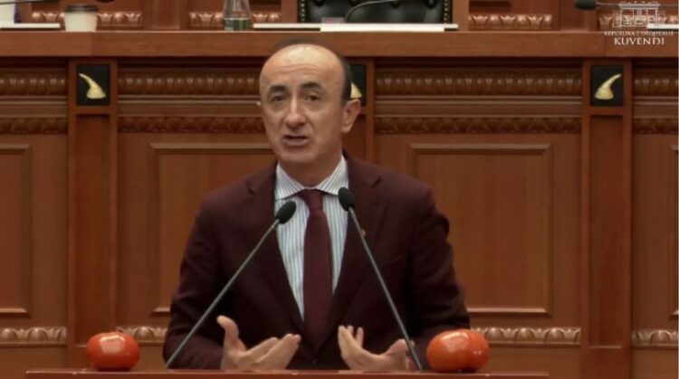 Sula me domate në kuvend: Ju hani byftek Dubai, ndërsa populli ha…