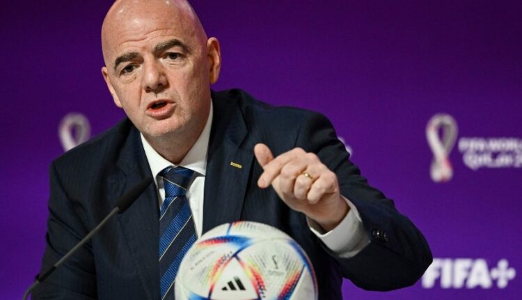 Kartoni blu në futboll? Reagon presidenti i FIFA-s: Nuk do të…