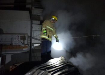 Digjet magazina në Tapizë të Krujës, flakët rrezikojnë banesën…