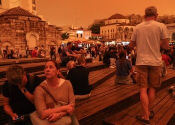 Pluhuri i Saharasë pushton Athinën