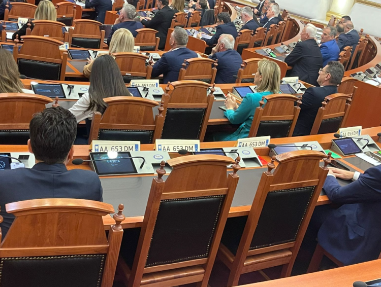 “Targa e drogës”, protesta e opozitës në Kuvend