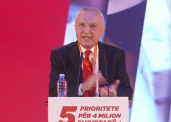 Meta merr “mesime” nga Rama: “Bëjeni ‘like dhe share’, Rama kështu qëndroj në pushtet 12 vite”