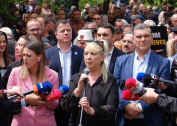 Çfarë fshihet? Pse opozita e ndërpreu papritur protestën për dorëheqjen e Veliajt?