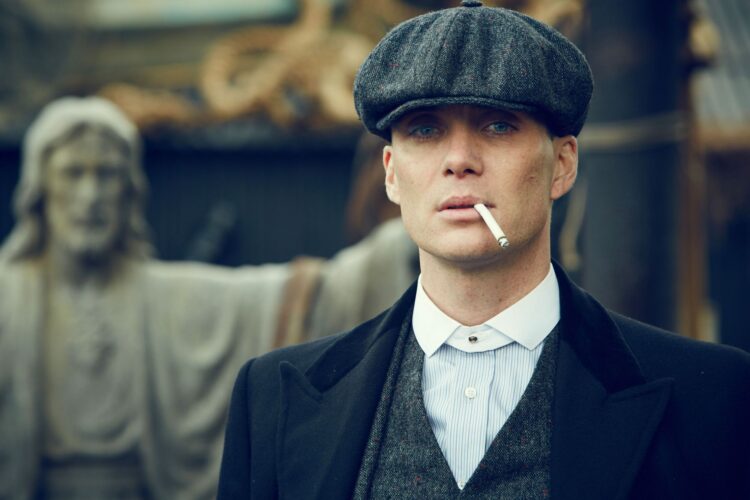 Për të gjithë adhuruesit e serialit “Peaky Blinders”, del data e sezonit të ri