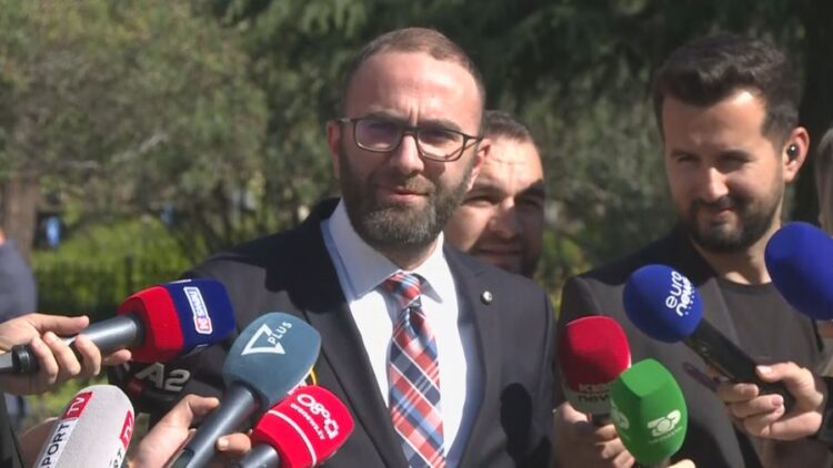 “Lajm i mirë u zgjua herët”, Bardhi i përgjigjet Bashës për amnistinë