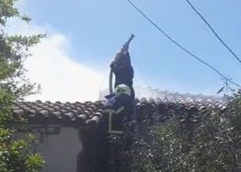 Përfshihen nga flakët 3 banesa në Kuçovë