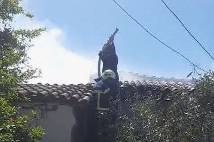 Përfshihen nga flakët 3 banesa në Kuçovë