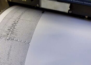 Tërmet në Napoli, njerëzit e frikësuar dalin në rrugë