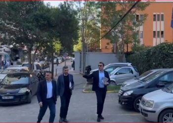 Erion Veliaj paraqitet në SPAK! Përplaset me ish-deputetin e PD-së