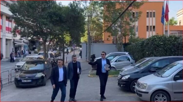 Erion Veliaj paraqitet në SPAK! Përplaset me ish-deputetin e PD-së