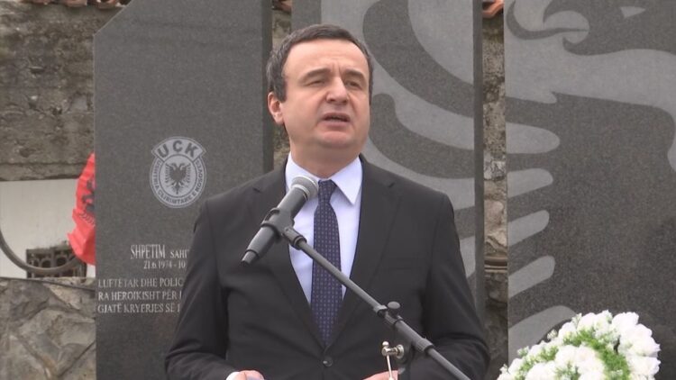 Kurti përkujton masakrën në Polac: Serbia vijon të fshehë krimet