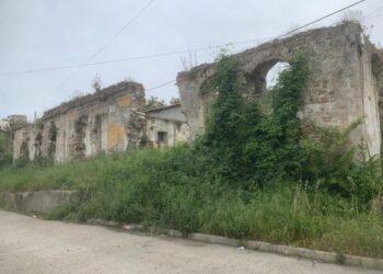 Ndërtesa ku u burgosën martirët e fesë në Durrës po rrënohet