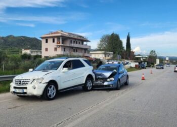 Aksident i trefishtë në aksin Peqin-Elbasan