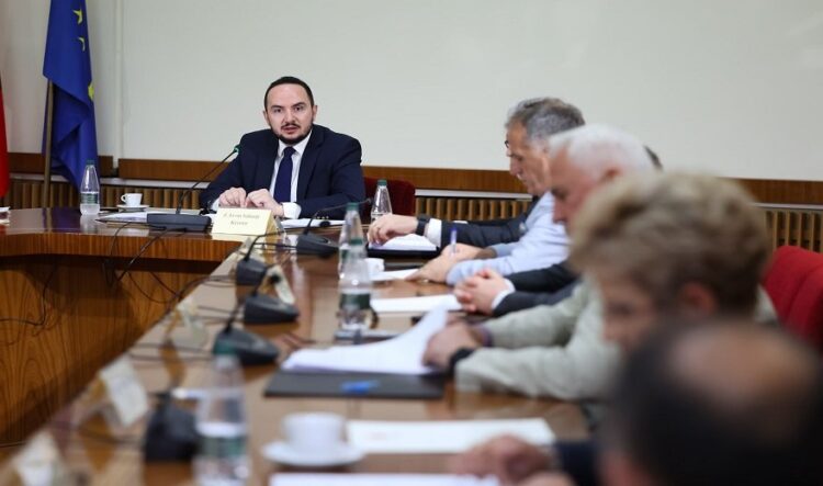 Nis mbledhja e komisionit hetimor për të dhënat e TIMS, çfarë pritet të diskutohet sot
