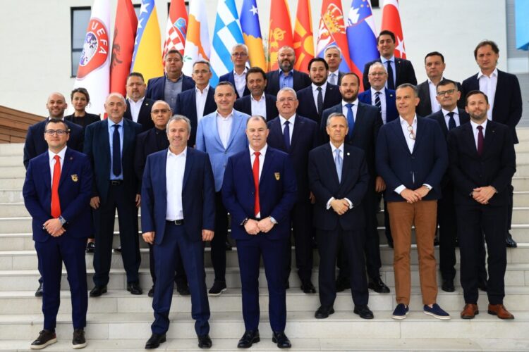 Presidentët & Sekretarët e Përgjithshëm të 11 Federatave riafirmojnë suportin e pakushtëzuar për presidentin e UEFA-s, Aleksander Ćeferin