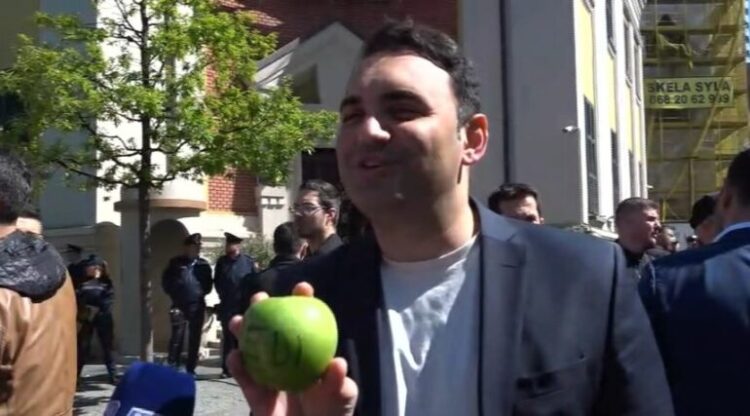 Protesta te Bashkia, Këlliçi: Veliaj s’do të jetë më në atë zyrë