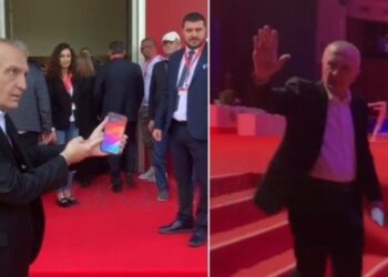 Meta nervozohet para Konventës, i kthehet keq zëdhënësit: “U zgjove ti? Hajde shpejto!”