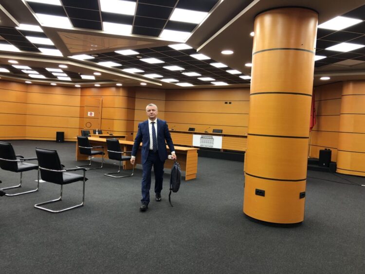 Shkarkohet nga detyra prokurori i Durrësit