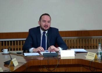 “Laraska hu më hu, e gjen ndonjëherë vetë pastaj…”, Salianji ironizon anëtarët e PS