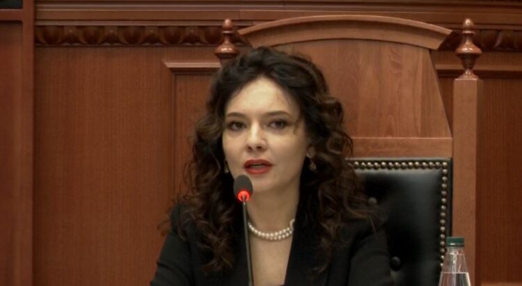 Zhupa kërkoi mbledhjen e Komisionit për Mediat, Spiropali: Kërkon të na vërë në tabaka Shqipërinë e përbaltur nga emisioni italian i gatuar në Tiranë