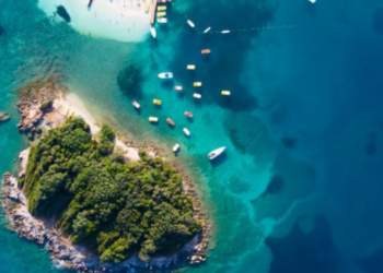 “Travel off Path”: Shqipëria, destinacioni perfekt për këtë verë