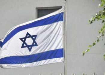 Sulm me thikë në një qendër tregtare në Izrael, tre të lënduar