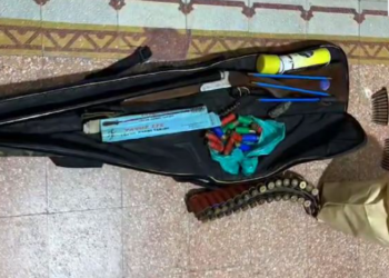 Sherr mes disa personave në Peqin, arrestohet 22-vjeçari