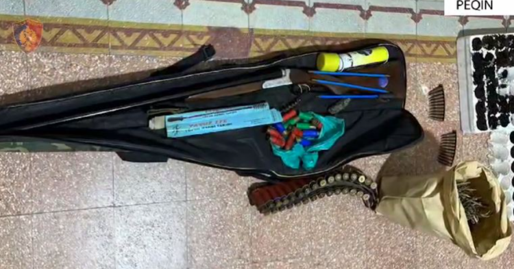 Sherr mes disa personave në Peqin, arrestohet 22-vjeçari