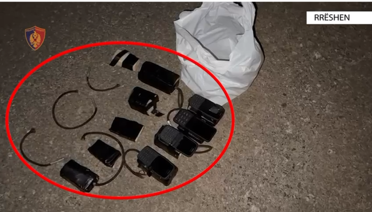 Kapet me mina me telekomandë, arrestohet (Emri)